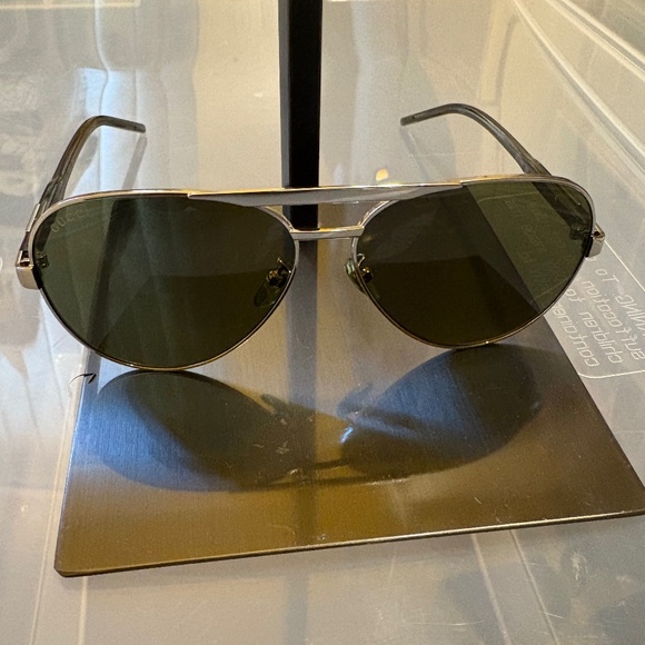 Authentic Gucci, Men's Aviator Frame Sunglasses, NWT - Picture 3 of 4